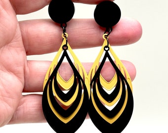 Stud Earrings to 1” 25mm Dangle Plugs Black and Yellow Teardrop Hiders 1g 7mm 7/16” 11mm 000g 20mm 19mm 16mm 1/2” 9/16” 0g 00g Gauges