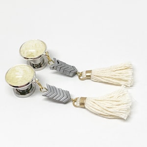 Cream Tassel Dangle Plugs 7/16” 000g 00g 0g 2g 4g Silver/Gold Dangle Ear Plugs 11mm 10mm 8mm 4mm 6mm Gauged Earrings Hiders