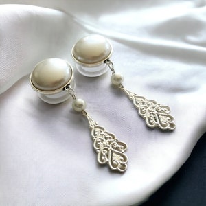 3/4” (19mm) to 1" (25mm) Dangle Ear Plugs Ivory Pearl Plug Earrings Silver Bridal Gauges Wedding Acrylic/Wood/Steel Tunnels