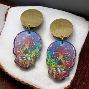16g to 34mm Rainbow Sugar Skull Dangle Plug Earrings Golden Brass Halloween Day of the Dead Ear Hider EarPlugs/Gauges