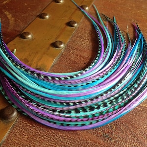 Extension per capelli con piume Jawbreaker Long Blue, Turchese, Viola Grizzly Hair Kit di extension per capelli con piume legate con perline ondulate, 1 confezione