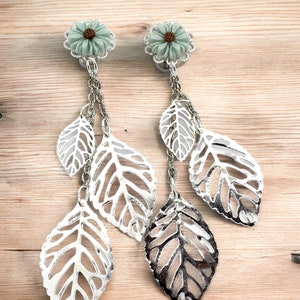 10mm 00g Dangle Ear Plugs Earrings 8 Daisy Colors 1g 0g 2g 4g 6g Hider Gauges Summer Daisy Dangle Plugs With Silver Leaves