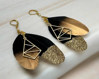 銅とゴールドのグリッターブラックフェザーイヤリング、幾何学的なチャーム付き、レバーバック留め