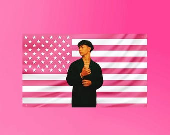 ホットなマラキ・バートン ピンクアメリカ国旗 | 俳優 壁掛けタペストリー | 美しい部屋の装飾 | フラット寮の寝室の壁掛けギフト ファン向け