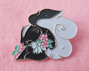 SALE * Perfume skunk soft enamel pin
