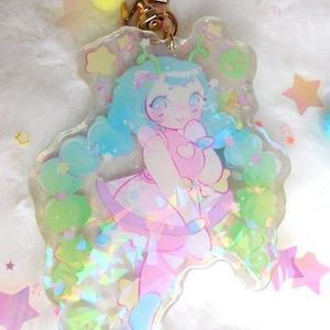 Ciondolo acrilico bifacciale da 3 pollici della ragazza aliena Kuipi