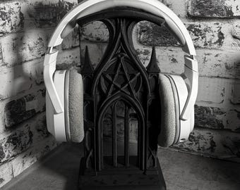 Gothic Headphone Stand | Skull Decor
