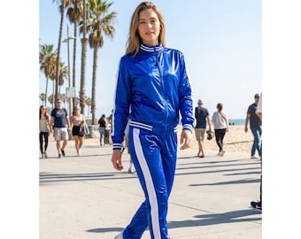 Damen Shiny PVC Trainingsanzug Set Blaue Reißverschlussjacke & Hose | Retro Sportliches Outfit Streetwear | Stylische Sportbekleidung
