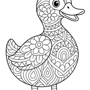 K&ouml;nnte beinhalten: Schwarz-Wei&szlig;-Illustration einer Ente mit aufwendigen floralen und geometrischen Mustern. Der K&ouml;rper und der Kopf der Ente sind mit detaillierten Designs verziert, ideal zum Ausmalen oder f&uuml;r dekorative Zwecke.