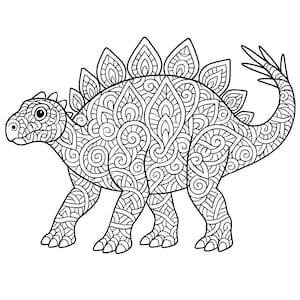 Pu&ograve; includere: Illustrazione in bianco e nero di un dinosauro Stegosaurus. Il dinosauro &egrave; raffigurato in posizione di camminata, con motivi intricati che riempiono il suo corpo, le gambe e la testa. Anche le placche sulla schiena sono dettagliate.