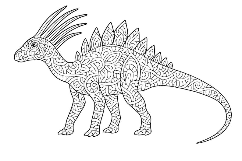 Pu&ograve; includere: Illustrazione in bianco e nero di un dinosauro con motivi intricati. Il dinosauro presenta una cresta appuntita, placche dorsali e una lunga coda. Adatto per la colorazione o come elemento decorativo.