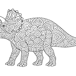 Pu&ograve; includere: Illustrazione in bianco e nero di un dinosauro Triceratopo. Il dinosauro &egrave; raffigurato di profilo, con intricati motivi in stile mandala che riempiono il suo corpo. Adatto per libri da colorare o progetti artistici.