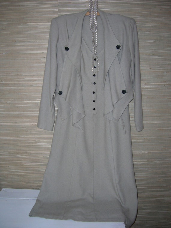 Vintage Taupe Ensemble - image 1