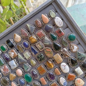 Lote de anillos/Joyería de piedra natural plateada al por mayor