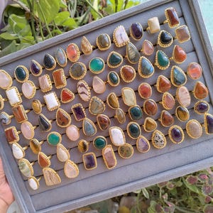 Handgefertigte Vergoldete Edelstein-Statement-Ring, Mixed Stone