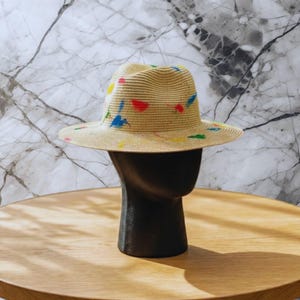手作りのグラフィティ柄ストローハット レディース 夏用 日よけ パナマ ジャズハット ビーチ用