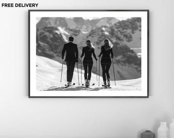 Lámina vintage de camareros esquiando, moda de lujo après-ski, fotografía artística para pared, impresión de calidad de museo, póster clásico en blanco y negro