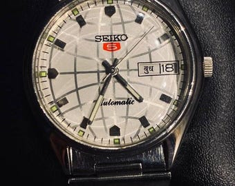 Refurbished Classic Vintage Seiko 5 Automatic White Dial Men's Wrist Watch.