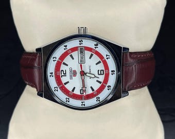 Refurbished seiko 5 Automatic Watch,white dial Day/Date 17 Jewels.