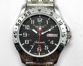 Automatic Refurbished Vintage Black Dial Day/Date Seiko 5 Men's Wrist Watch Cal 6309.