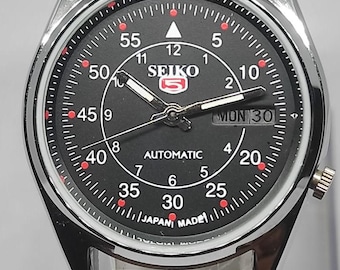 Vintage Seiko 5 Automatic 7009 Refurbished Japan Made Black Dial Men's Wrist Watch.