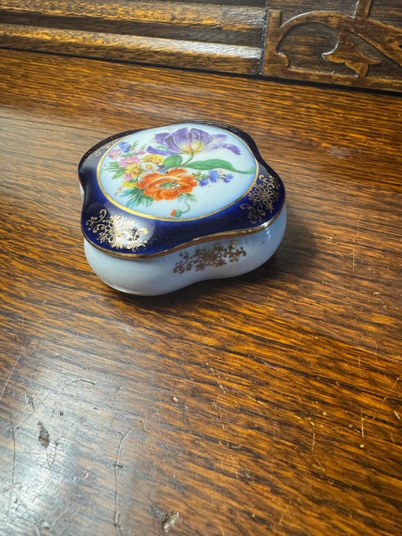 Elfinware Antique Porcelain Trinket Box