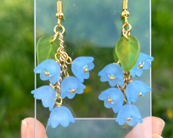 Populaires en ce moment, muguet, pendants d'oreilles et pendants d'oreilles, boucles d'oreilles bleues, boucles d'oreilles en lucite. Boucles d'oreilles pays des fées, cadeau pour elle