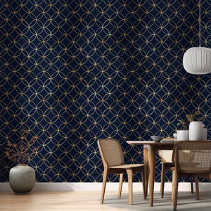 Chic Navy Blue & Gold Geometric Circle Wallpaper for Stylish Interiors
