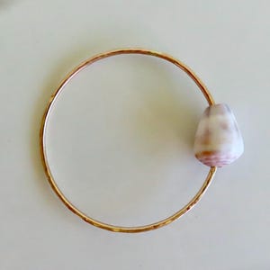 Gold Hawaiian Cone Shell Bangle, Handmade Hawaii Jewelry, Beach Fashion, Stacking Bangles, Maui Shells, Girls Gift Idea, Hammered Bracelet