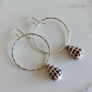 Silver Hoop Earrings, Hebrew Cone Shells, Hammered Hoops, Handmade Hawaii Beach Jewelry, Gift for Her, Black White Shell, Hawaiian Jewelry