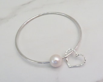 White Pearl Bangle, Sterling Silver, Hammered Heart Charm, Anniversary, Personalized Gift, June Birthstone, Bridal Jewelry Boho Fashion