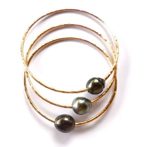 Tahitian Pearl Bangle, Gold Hammered Bracelet, Hawaii Beach Jewelry, Genuine Black Pearls, Bridal, Wedding, Anniversary Gift Idea For Her