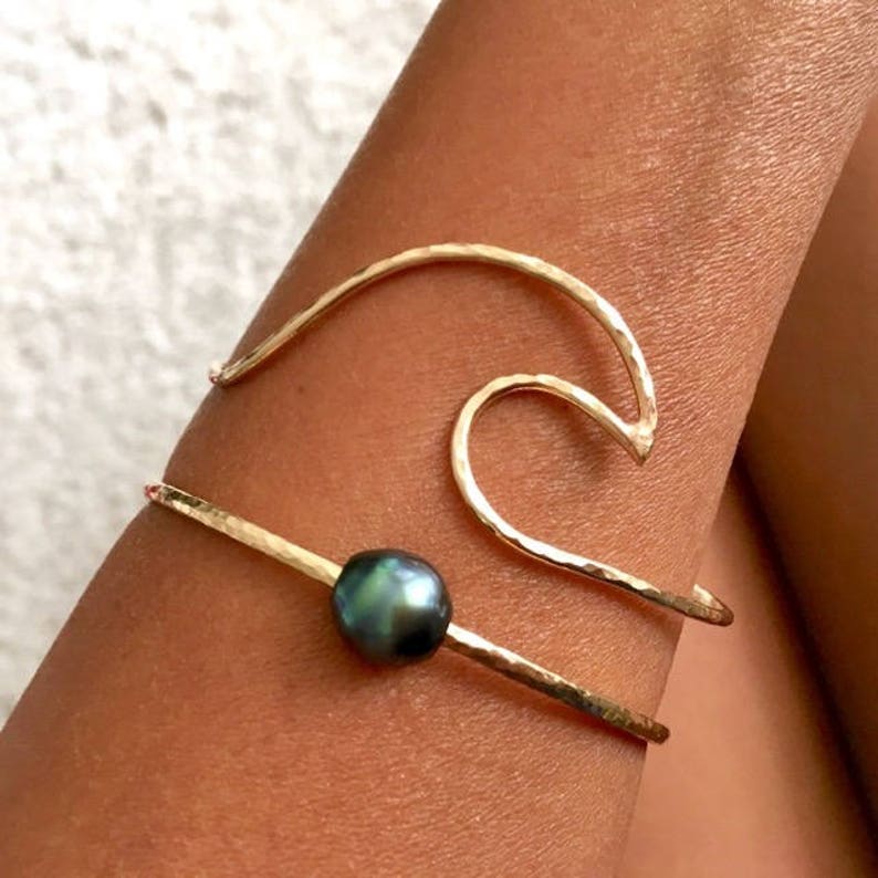 Tahitian Pearl Bangle, Gold Hammered Bracelet, Hawaii Beach Jewelry, Genuine Black Pearls, Bridal, Wedding, Anniversary Gift Idea For Her image 6