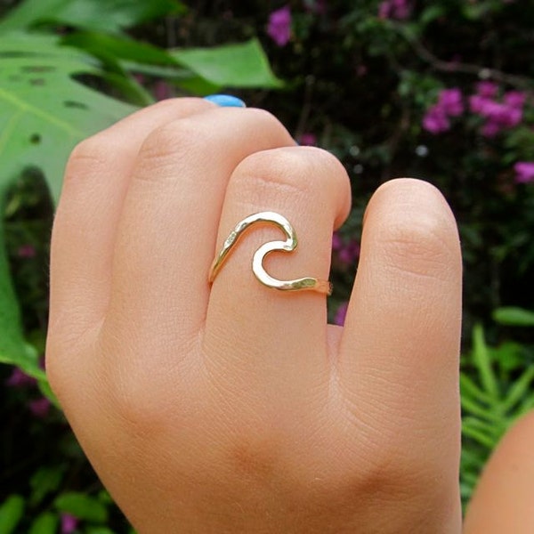 Gold Wave Ring, Surfer Girl Cadeau Idee, Hawaiiaanse sieraden, Handgemaakte Maui Hawaii, Zeemeermin Accessoire, Meisjesringen, Boho Fashion, Surf Wave Ringen