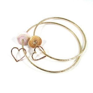 Hawaiian Puka Shell Bangle, Gold Hammered Heart, Hawaii Beach Jewelry, Anniversary Gift Idea, Sweetheart Love Bracelet, Handmade Jewelry