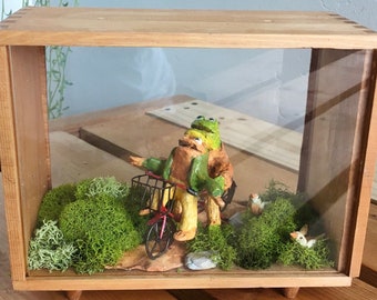 Joyful Bicycle Ride, Frog and Toad Together, Sculpture Art Desktop. Arnold Lobel, Handmade, Diorama,3d scenery Bicycle biking, bike,