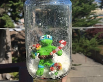 Leonardo Christmas Ornament, TMNT, Teenage Mutant Ninja Turtles, Snowglobe, holiday, tree ornament, pizza, 80s, diorama, 3d eighties cartoon