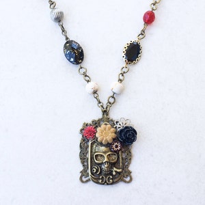 Floral Skull Assemblage Pendant, Mexican Flower Statement Necklace, Day of the Dead, Southwestern Bohemian Calavera Jewellery image 2