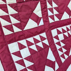 Vintage (1990s) Wall Hanging // Crib Quilt - Bear Paw Pattern. Hand Quilted. Burgundy Mini. Handmade. Primitive Farmhouse. Red And White.