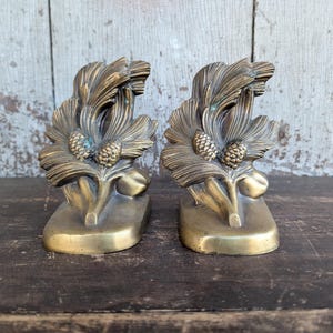 Vintage (1950s) Signed Philadelphia Manufacturing Company PMC86 - Pine Cone Bundle Brass Bookends. Mid Century Design.