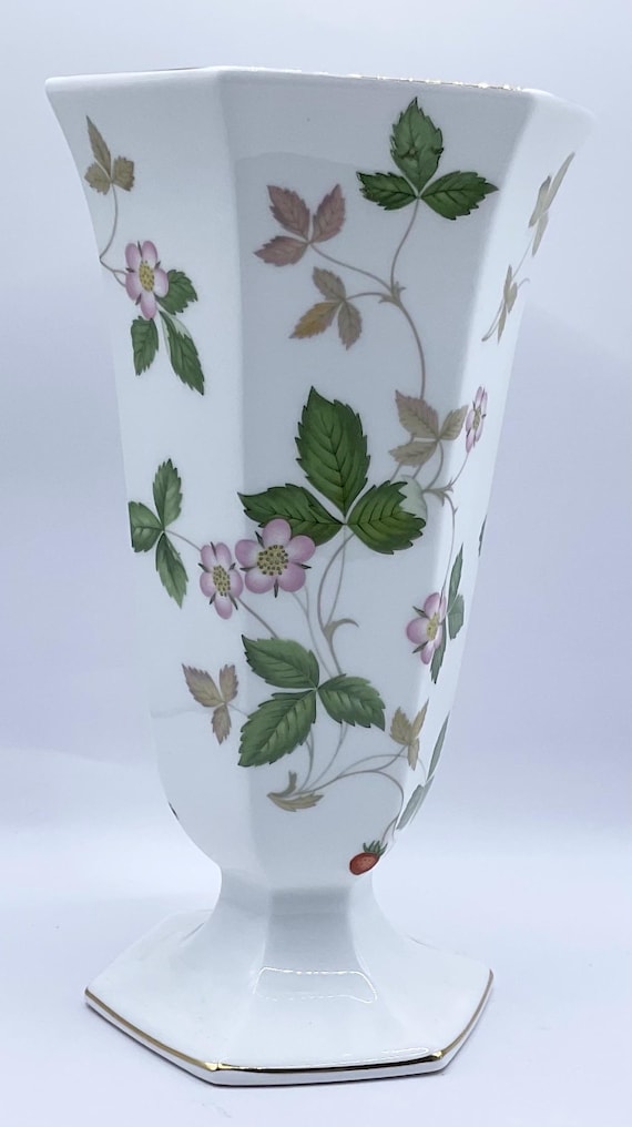 希少 ウェッジウッド ワイルドストロベリー 花瓶 黒壺 ウェッジウッド