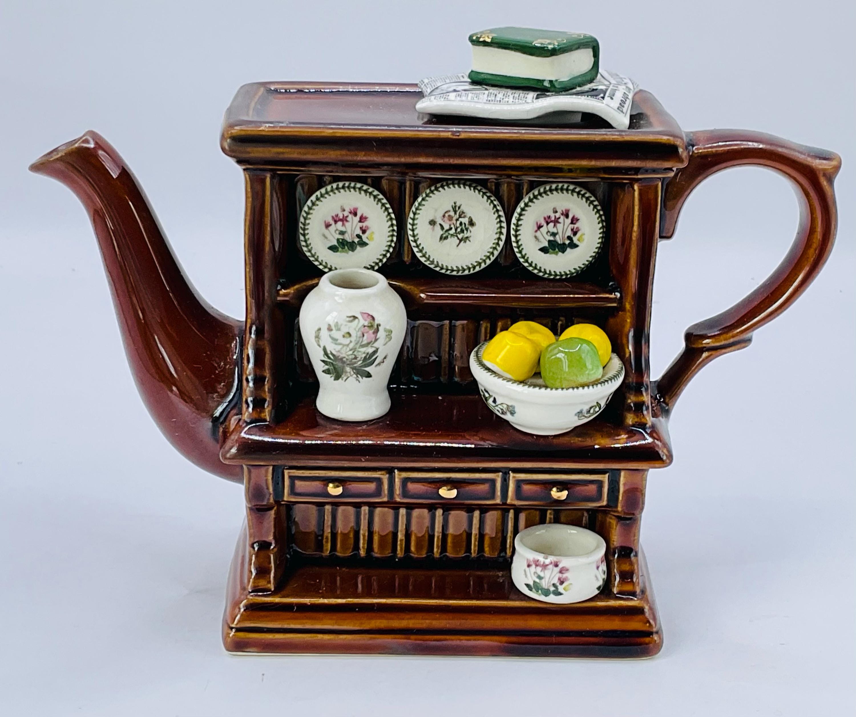 イギリス　Welsh Dresser 飾り棚　ミニチュア　ティーセット　小物 Welsh Dresser Teapot - Etsy