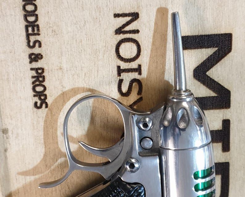 Männer in Schwarz Noisy Cricket ganz aus Metall Bild 4