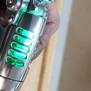 Männer in Schwarz Noisy Cricket ganz aus Metall Bild 6