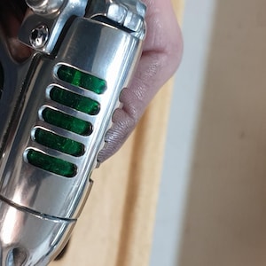 Männer in Schwarz Noisy Cricket ganz aus Metall Bild 7