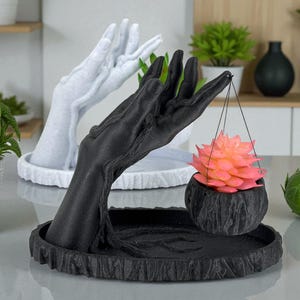 Escultura de mano con macetero colgante: decoración gótica para el hogar, exhibición de arte moderno, macetero surrealista