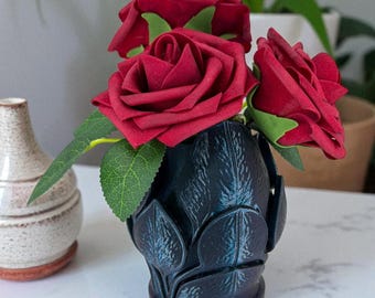 Lotus Bloom Vase – Gothic Flower Holder for Dark Romantic Decor