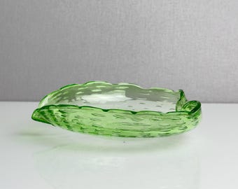 Vintage Controlled Bubble Green Art Glass Bowl – Murano Style Mid-Century Modern Ashtray Dish – 1960s