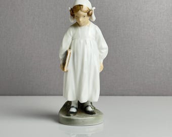 Vintage Royal Copenhagen Figurine – “Girl with Book” by Christian Thomsen – Hand-Painted Porcelain Figure – 1960s