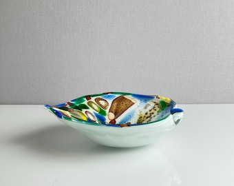 Vintage Murano Tutti Frutti Leaf Bowl – Cased White Glass Murrine and Silver Aventurine – 1960s